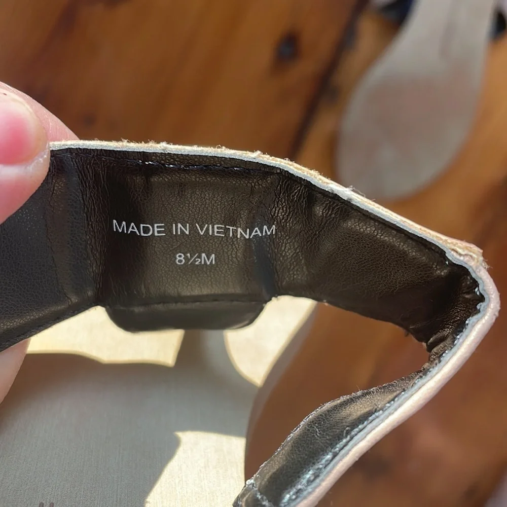 Rebecca Minkoff tan leather thong sandals size 8.5 - Picture 3 of 4